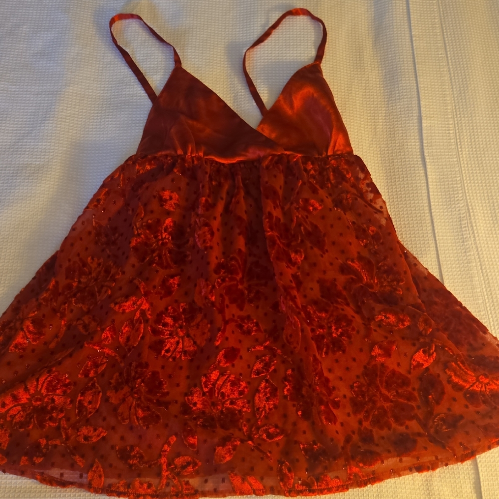 Victoria’s Secret Red Velvet Floral Sheer Babydoll Slip Lingerie-S‎